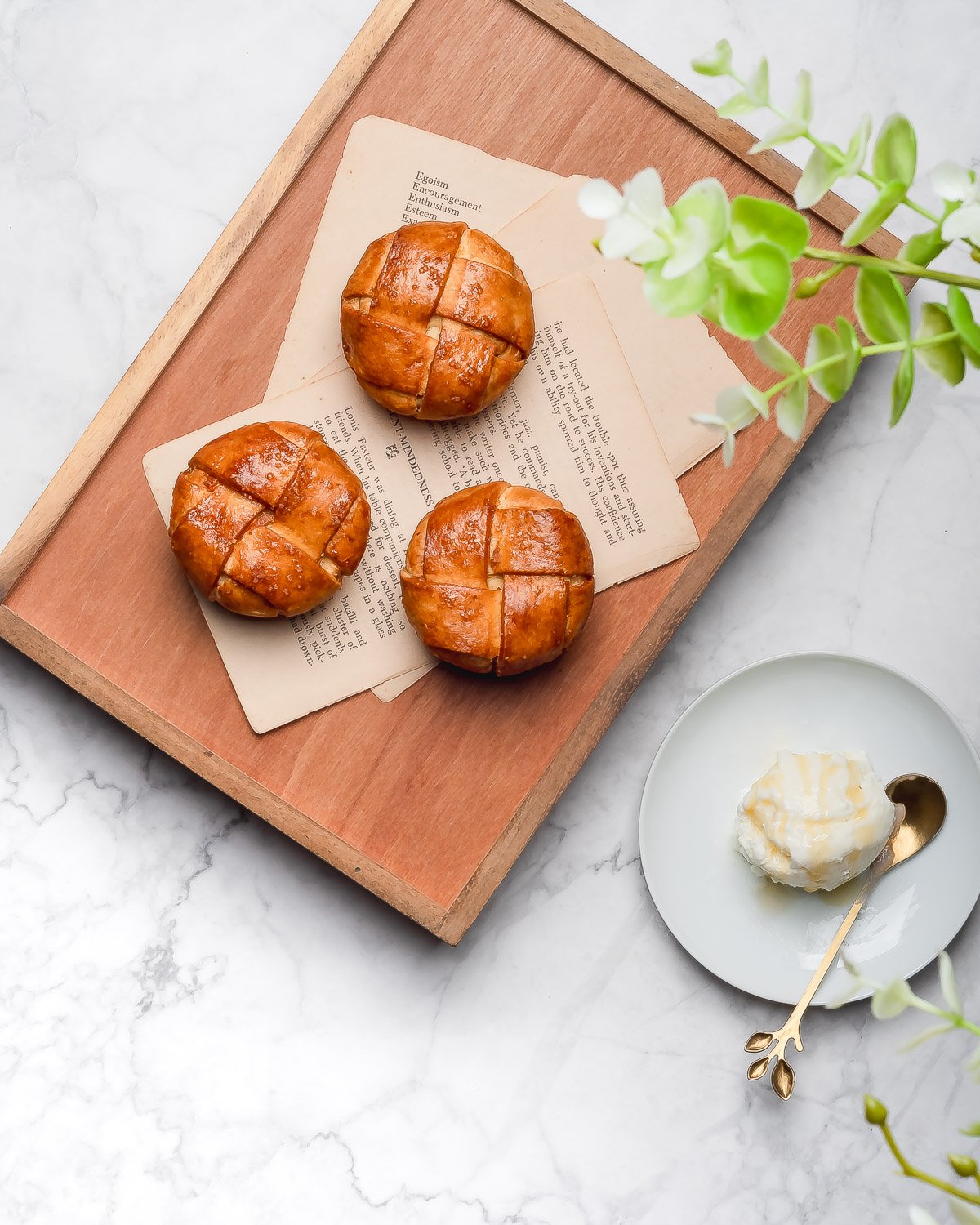 Sweet gourmet apple pie crust texture highlight presentation